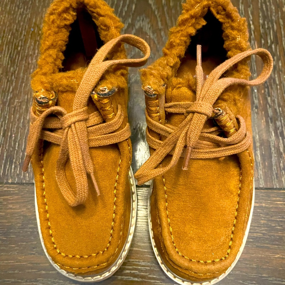 Gap toddler Moc Sherpa boots